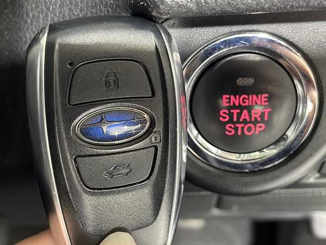 スバル インプレッサ スポーツ 1．6i－L プラウドED 広島県 2016(平28)年 5.1万km クリスタルブラックシリカ 禁煙/社外ディスプレイオーディオ/バックカメラ/ＥＴＣ/フルセグＴＶ/Ｂｌｕｅｔｏｏｔｈ/ＨＩＤヘッドランプ/フォグランプ/パドルシフト/プッシュスタート/フロアマット/カーテンエアバッグ/横滑り防止/エアバッグ(運転席/助手席/サイド/カーテン)/純正15インチアルミホイール(195/65/R15)