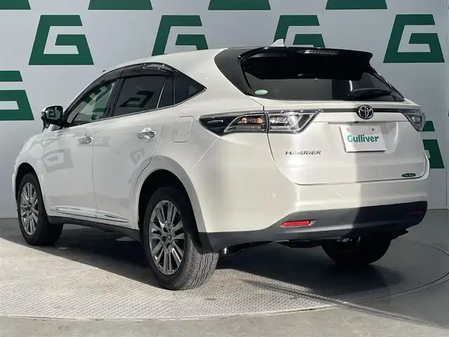トヨタ ハリアー プレミアム 鹿児島県 2015(平27)年 4.4万km ホワイトパールクリスタルシャイン 禁煙車　/純正ナビ(CD/DVD/フルセグTV/Bluetooth)　/トヨタセーフティセンス/前後コーナーセンサー　/クルーズコントロール　/バックカメラ　/LEDヘッドライト　/運転席パワーシート　/パワーバックドア　/純正フロアマット　/オートライト　/オートマチックハイビーム　/ドライブレコーダー/ETC/ドアバイザー/電格ミラー