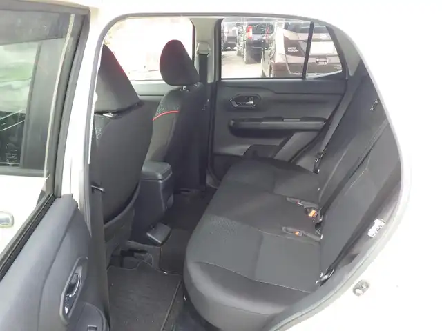 トヨタ ライズ Z 千葉県 2021(令3)年 3.9万km ナチュラルベージュマイカM スマートアシストIII/レーダークルーズコントロール/エコアイドル/スマートペダル/前席シートヒーター/ディスプレイオーディオ/純正地デジTV/【Apple CarPlay　Android Auto対応】/【Bluetooth接続】/バックカメラ/革巻きステアリング/ステアリングスイッチ/ETC/LEDヘッドライト/フォグライト/ウインカーミラー/コーナーセンサー/純正17インチアルミホイル/サイド/カーテンエアバッグ/キーフリーシステム