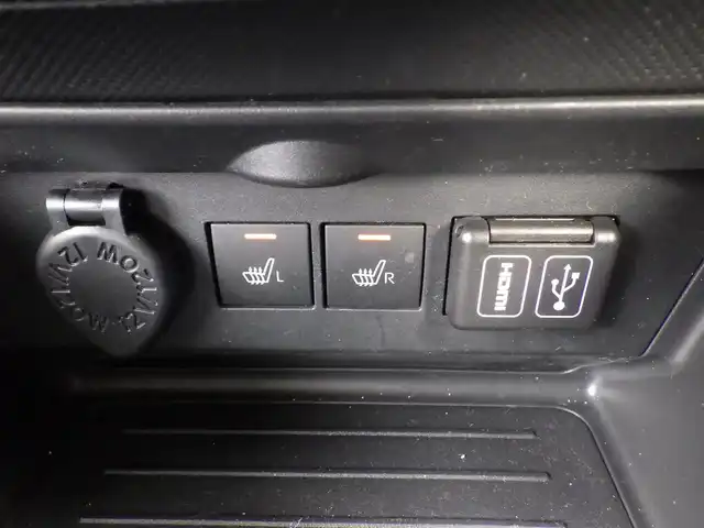 トヨタ ライズ Z 千葉県 2021(令3)年 3.9万km ナチュラルベージュマイカM スマートアシストIII/レーダークルーズコントロール/エコアイドル/スマートペダル/前席シートヒーター/ディスプレイオーディオ/純正地デジTV/【Apple CarPlay　Android Auto対応】/【Bluetooth接続】/バックカメラ/革巻きステアリング/ステアリングスイッチ/ETC/LEDヘッドライト/フォグライト/ウインカーミラー/コーナーセンサー/純正17インチアルミホイル/サイド/カーテンエアバッグ/キーフリーシステム