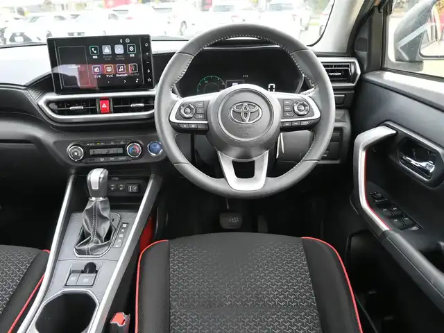 トヨタ ライズ Z 千葉県 2021(令3)年 3.9万km ナチュラルベージュマイカM スマートアシストIII/レーダークルーズコントロール/エコアイドル/スマートペダル/前席シートヒーター/ディスプレイオーディオ/純正地デジTV/【Apple CarPlay　Android Auto対応】/【Bluetooth接続】/バックカメラ/革巻きステアリング/ステアリングスイッチ/ETC/LEDヘッドライト/フォグライト/ウインカーミラー/コーナーセンサー/純正17インチアルミホイル/サイド/カーテンエアバッグ/キーフリーシステム