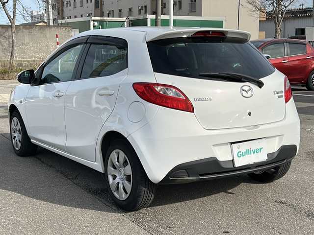 マツダ デミオ 13－スカイA Sスター グレイス 石川県 2013(平25)年 4.4万km クリスタルホワイトパールマイカ ワンオーナー/社外SDナビゲーション/【Bluetooth・フルセグTV・CD・DVD・SD】/バックカメラ/ナビ内蔵前方ドライブレコーダー/LEDヘッドランプ/・オートライト/・フォグランプ/スマートキー/ETC/ステアリングリモコン/横滑り防止装置/アイドリングストップ/アイドリングストップ/保証書/取扱説明書