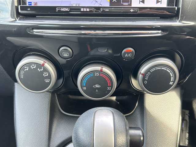 マツダ デミオ 13－スカイA Sスター グレイス 石川県 2013(平25)年 4.4万km クリスタルホワイトパールマイカ ワンオーナー/社外SDナビゲーション/【Bluetooth・フルセグTV・CD・DVD・SD】/バックカメラ/ナビ内蔵前方ドライブレコーダー/LEDヘッドランプ/・オートライト/・フォグランプ/スマートキー/ETC/ステアリングリモコン/横滑り防止装置/アイドリングストップ/アイドリングストップ/保証書/取扱説明書