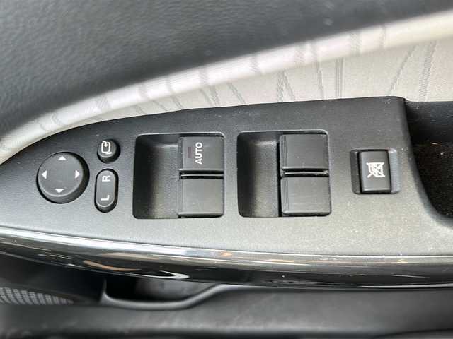 マツダ デミオ 13－スカイA Sスター グレイス 石川県 2013(平25)年 4.4万km クリスタルホワイトパールマイカ ワンオーナー/社外SDナビゲーション/【Bluetooth・フルセグTV・CD・DVD・SD】/バックカメラ/ナビ内蔵前方ドライブレコーダー/LEDヘッドランプ/・オートライト/・フォグランプ/スマートキー/ETC/ステアリングリモコン/横滑り防止装置/アイドリングストップ/アイドリングストップ/保証書/取扱説明書