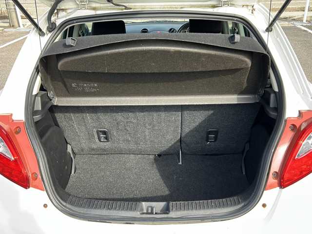 マツダ デミオ 13－スカイA Sスター グレイス 石川県 2013(平25)年 4.4万km クリスタルホワイトパールマイカ ワンオーナー/社外SDナビゲーション/【Bluetooth・フルセグTV・CD・DVD・SD】/バックカメラ/ナビ内蔵前方ドライブレコーダー/LEDヘッドランプ/・オートライト/・フォグランプ/スマートキー/ETC/ステアリングリモコン/横滑り防止装置/アイドリングストップ/アイドリングストップ/保証書/取扱説明書