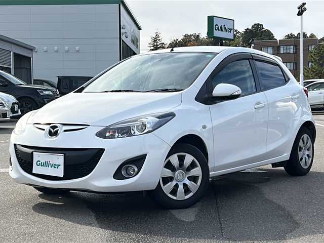 マツダ デミオ 13－スカイA Sスター グレイス 石川県 2013(平25)年 4.4万km クリスタルホワイトパールマイカ ワンオーナー/社外SDナビゲーション/【Bluetooth・フルセグTV・CD・DVD・SD】/バックカメラ/ナビ内蔵前方ドライブレコーダー/LEDヘッドランプ/・オートライト/・フォグランプ/スマートキー/ETC/ステアリングリモコン/横滑り防止装置/アイドリングストップ/アイドリングストップ/保証書/取扱説明書