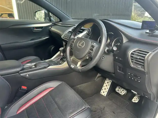 レクサス ＮＸ 300h Fスポーツ 福岡県 2015(平27)年 14.3万km ソニッククォーツ サンルーフ/Ｌｅｘｕｓｓａｆｅｔｙｓｙｓｔｅｍ＋　/アダプティブクルーズコントロール/レーンキープアシスト/三眼LEDヘッドライト/黒革シート　/前席ベンチレーション　/前席シートヒーター/ステアリングヒーター/純正ナビ/フルセグTV/Bluetooth/バックカメラ　/パワーバックドア　/前方ドライブレコーダー/社外レーダー探知機　/ＥＴＣ２．０/取扱説明書/保証書/スペアキー×1