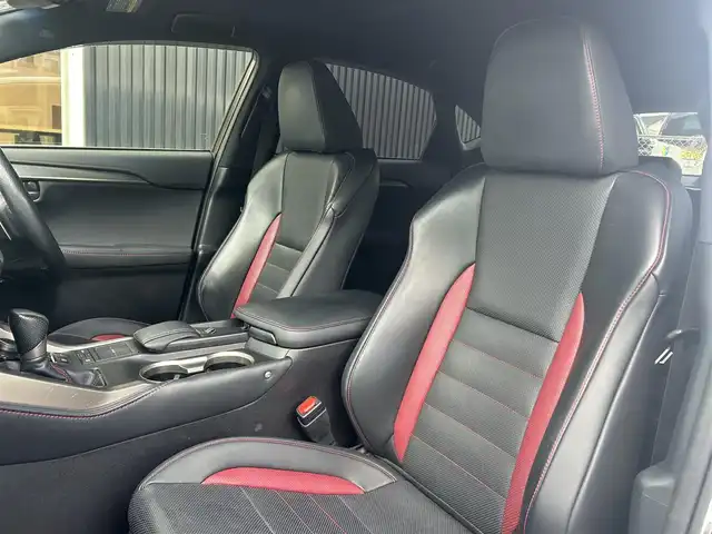 レクサス ＮＸ 300h Fスポーツ 福岡県 2015(平27)年 14.3万km ソニッククォーツ サンルーフ/Ｌｅｘｕｓｓａｆｅｔｙｓｙｓｔｅｍ＋　/アダプティブクルーズコントロール/レーンキープアシスト/三眼LEDヘッドライト/黒革シート　/前席ベンチレーション　/前席シートヒーター/ステアリングヒーター/純正ナビ/フルセグTV/Bluetooth/バックカメラ　/パワーバックドア　/前方ドライブレコーダー/社外レーダー探知機　/ＥＴＣ２．０/取扱説明書/保証書/スペアキー×1