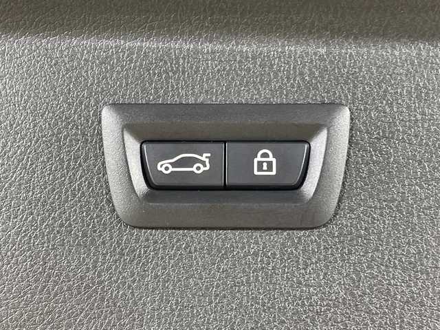 ＢＭＷ ２２５ＸＥ アイパフォーマンス アクティブツアラー Mスポーツ 神奈川県 2017(平29)年 3.9万km サファイアブラックP 4WD/純正8.8型HDDナビ/AM　FM　DVD　CD　MSV　AUX　USB　Bluetooth/バックカメラ/インテリジェントセーフティ/ルームミラー内蔵ETC2.0/黒革シート/前席パワーシート（運転席2メモリ）/前席シートヒーター/革巻ステアリング/ステアリングリモコン/クルーズコントロール/社外ドライブレコーダー（ZD600WF)/eDrive/充電ケーブル/トノカバー/ISOFIX対応/スマートキー×2/保証書/取扱説明書/パワーバックドア/純正17インチアルミ/衝突警告/歩行者警告/車線逸脱警告