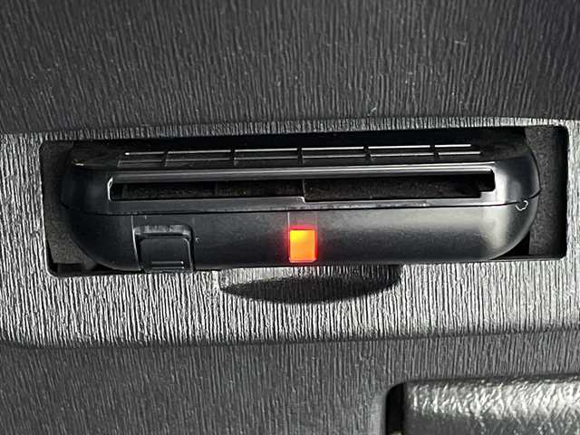 トヨタ プリウス S 神奈川県 2012(平24)年 1.9万km ブラック 純正SDナビ(NSCT-W61)/(DVD/CD/AM/FM)/ドライブレコーダー(前)/バックカメラ/横滑り防止装置/ビルトインETC/アイドリングストップ/オートライト/電動格納ミラー/シートリフター/プッシュスタート/スマートキー/フロアマット/スペアキー/取扱説明書