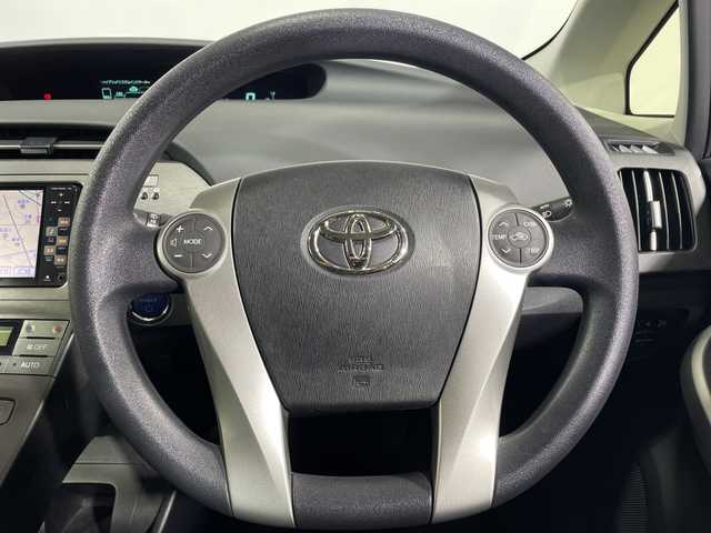 トヨタ プリウス S 神奈川県 2012(平24)年 1.9万km ブラック 純正SDナビ(NSCT-W61)/(DVD/CD/AM/FM)/ドライブレコーダー(前)/バックカメラ/横滑り防止装置/ビルトインETC/アイドリングストップ/オートライト/電動格納ミラー/シートリフター/プッシュスタート/スマートキー/フロアマット/スペアキー/取扱説明書