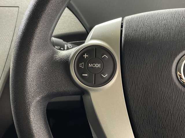 トヨタ プリウス S 神奈川県 2012(平24)年 1.9万km ブラック 純正SDナビ(NSCT-W61)/(DVD/CD/AM/FM)/ドライブレコーダー(前)/バックカメラ/横滑り防止装置/ビルトインETC/アイドリングストップ/オートライト/電動格納ミラー/シートリフター/プッシュスタート/スマートキー/フロアマット/スペアキー/取扱説明書