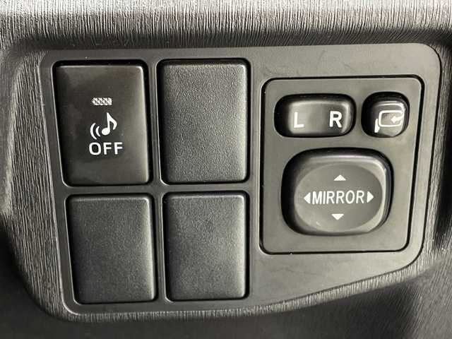 トヨタ プリウス S 神奈川県 2012(平24)年 1.9万km ブラック 純正SDナビ(NSCT-W61)/(DVD/CD/AM/FM)/ドライブレコーダー(前)/バックカメラ/横滑り防止装置/ビルトインETC/アイドリングストップ/オートライト/電動格納ミラー/シートリフター/プッシュスタート/スマートキー/フロアマット/スペアキー/取扱説明書