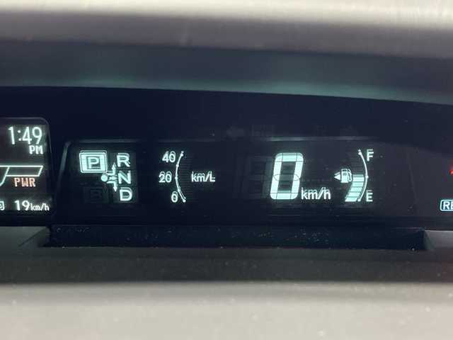 トヨタ プリウス S 神奈川県 2012(平24)年 1.9万km ブラック 純正SDナビ(NSCT-W61)/(DVD/CD/AM/FM)/ドライブレコーダー(前)/バックカメラ/横滑り防止装置/ビルトインETC/アイドリングストップ/オートライト/電動格納ミラー/シートリフター/プッシュスタート/スマートキー/フロアマット/スペアキー/取扱説明書