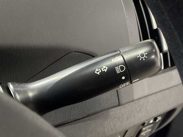 トヨタ プリウス S 神奈川県 2012(平24)年 1.9万km ブラック 純正SDナビ(NSCT-W61)/(DVD/CD/AM/FM)/ドライブレコーダー(前)/バックカメラ/横滑り防止装置/ビルトインETC/アイドリングストップ/オートライト/電動格納ミラー/シートリフター/プッシュスタート/スマートキー/フロアマット/スペアキー/取扱説明書