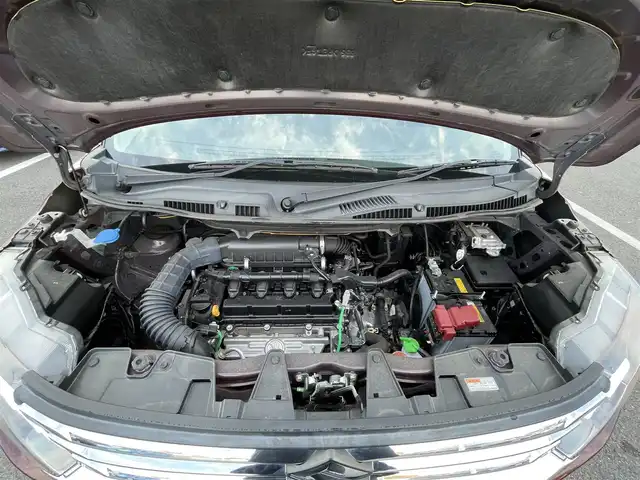 スズキ ソリオ HV MZ 栃木県 2021(令3)年 4万km メロウディープレッドパール スズキセーフティサポート/・デュアルカメラブレーキサポート/・誤発進抑制機能/・後退時ブレーキサポート/・車線逸脱警報機能/・車線逸脱抑制機能/・ふらつき警報機能/・標識認識機能/・ハイビームアシスト/・先行車発進お知らせ機能/・アダプティブクルーズコントロール/片側電動スライドドア/パーキングセンサー/D/N席シートヒーター/アイドリングストップ/オートライト/ヘッドライトレベライザー/スマートキー×２/プッシュスタート/USBポート（充電用）/純正15インチAW/横滑り防止システム/電動格納ミラー