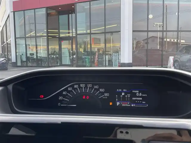 スズキ ソリオ HV MZ 栃木県 2021(令3)年 4万km メロウディープレッドパール スズキセーフティサポート/・デュアルカメラブレーキサポート/・誤発進抑制機能/・後退時ブレーキサポート/・車線逸脱警報機能/・車線逸脱抑制機能/・ふらつき警報機能/・標識認識機能/・ハイビームアシスト/・先行車発進お知らせ機能/・アダプティブクルーズコントロール/片側電動スライドドア/パーキングセンサー/D/N席シートヒーター/アイドリングストップ/オートライト/ヘッドライトレベライザー/スマートキー×２/プッシュスタート/USBポート（充電用）/純正15インチAW/横滑り防止システム/電動格納ミラー