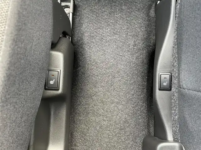 スズキ ソリオ HV MZ 栃木県 2021(令3)年 4万km メロウディープレッドパール スズキセーフティサポート/・デュアルカメラブレーキサポート/・誤発進抑制機能/・後退時ブレーキサポート/・車線逸脱警報機能/・車線逸脱抑制機能/・ふらつき警報機能/・標識認識機能/・ハイビームアシスト/・先行車発進お知らせ機能/・アダプティブクルーズコントロール/片側電動スライドドア/パーキングセンサー/D/N席シートヒーター/アイドリングストップ/オートライト/ヘッドライトレベライザー/スマートキー×２/プッシュスタート/USBポート（充電用）/純正15インチAW/横滑り防止システム/電動格納ミラー