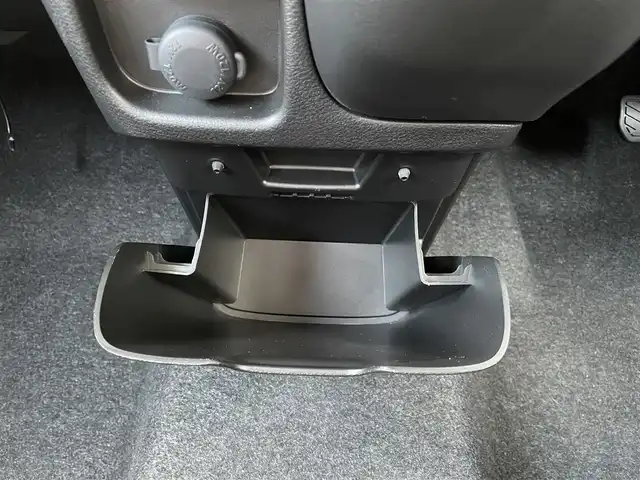 スズキ ソリオ HV MZ 栃木県 2021(令3)年 4万km メロウディープレッドパール スズキセーフティサポート/・デュアルカメラブレーキサポート/・誤発進抑制機能/・後退時ブレーキサポート/・車線逸脱警報機能/・車線逸脱抑制機能/・ふらつき警報機能/・標識認識機能/・ハイビームアシスト/・先行車発進お知らせ機能/・アダプティブクルーズコントロール/片側電動スライドドア/パーキングセンサー/D/N席シートヒーター/アイドリングストップ/オートライト/ヘッドライトレベライザー/スマートキー×２/プッシュスタート/USBポート（充電用）/純正15インチAW/横滑り防止システム/電動格納ミラー