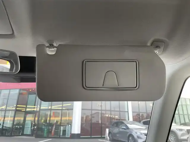 スズキ ソリオ HV MZ 栃木県 2021(令3)年 4万km メロウディープレッドパール スズキセーフティサポート/・デュアルカメラブレーキサポート/・誤発進抑制機能/・後退時ブレーキサポート/・車線逸脱警報機能/・車線逸脱抑制機能/・ふらつき警報機能/・標識認識機能/・ハイビームアシスト/・先行車発進お知らせ機能/・アダプティブクルーズコントロール/片側電動スライドドア/パーキングセンサー/D/N席シートヒーター/アイドリングストップ/オートライト/ヘッドライトレベライザー/スマートキー×２/プッシュスタート/USBポート（充電用）/純正15インチAW/横滑り防止システム/電動格納ミラー