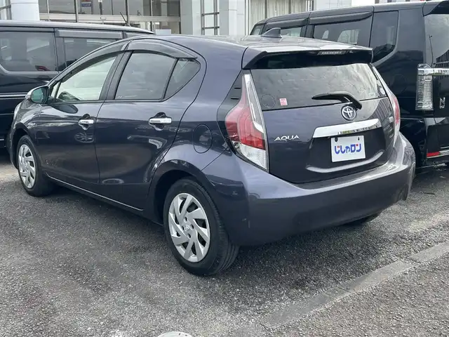 トヨタ アクア G 宮崎県 2015(平27)年 8.5万km ダークバイオレットマイカメタリック (株)IDOMが運営する【じしゃロン宮崎店】の自社ローン対象車両になります。こちらは現金ご利用時の価格です。/自社ローンご希望の方は別途その旨お申付け下さい。//ナビ(NSZT-W64)//TV/CD/DVD/Bluetooth//バックカメラ//前席シートヒーター//クルーズコントロール//純正フロアマット//ドアバイザー//オートライト//ステアリングスイッチ//取扱説明書//保証書