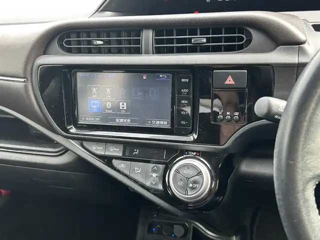 トヨタ アクア G 宮崎県 2015(平27)年 8.5万km ダークバイオレットマイカメタリック (株)IDOMが運営する【じしゃロン宮崎店】の自社ローン対象車両になります。こちらは現金ご利用時の価格です。/自社ローンご希望の方は別途その旨お申付け下さい。//ナビ(NSZT-W64)//TV/CD/DVD/Bluetooth//バックカメラ//前席シートヒーター//クルーズコントロール//純正フロアマット//ドアバイザー//オートライト//ステアリングスイッチ//取扱説明書//保証書