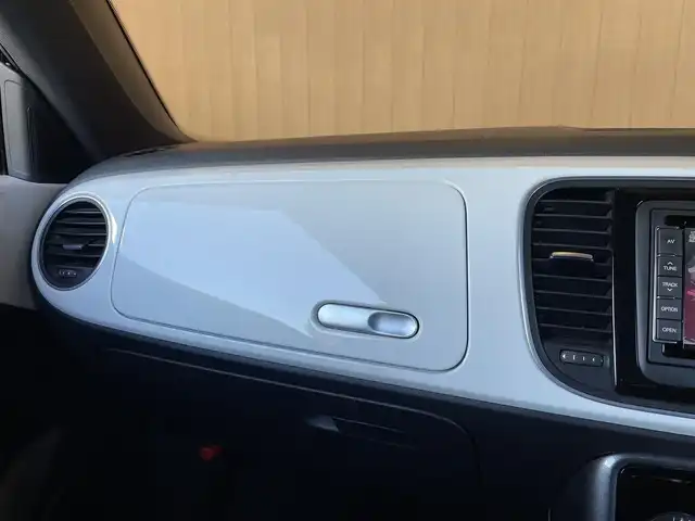 フォルクスワーゲン ザ・ビートル デザイン 愛知県 2018(平30)年 6万km ピュアホワイト 純正ナビ/フルセグTV/CD/DVD再生/Bluetooth/ブラインドスポットアシスト/クルーズコントロール/HIDヘッドライト/スマートキー/プッシュスタート/オートライト/ヘッドライトレベライザー/純正17インチアルミ/ETC