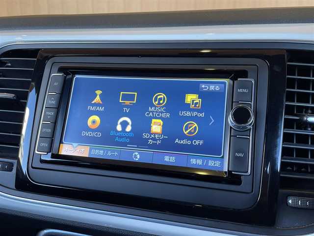 フォルクスワーゲン ザ・ビートル デザイン 愛知県 2018(平30)年 6万km ピュアホワイト 純正ナビ/フルセグTV/CD/DVD再生/Bluetooth/ブラインドスポットアシスト/クルーズコントロール/HIDヘッドライト/スマートキー/プッシュスタート/オートライト/ヘッドライトレベライザー/純正17インチアルミ/ETC