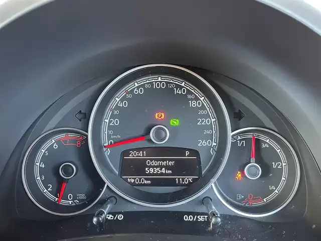 フォルクスワーゲン ザ・ビートル デザイン 愛知県 2018(平30)年 6万km ピュアホワイト 純正ナビ/フルセグTV/CD/DVD再生/Bluetooth/ブラインドスポットアシスト/クルーズコントロール/HIDヘッドライト/スマートキー/プッシュスタート/オートライト/ヘッドライトレベライザー/純正17インチアルミ/ETC