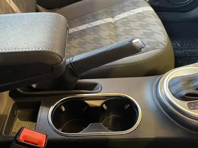 フォルクスワーゲン ザ・ビートル デザイン 愛知県 2018(平30)年 6万km ピュアホワイト 純正ナビ/フルセグTV/CD/DVD再生/Bluetooth/ブラインドスポットアシスト/クルーズコントロール/HIDヘッドライト/スマートキー/プッシュスタート/オートライト/ヘッドライトレベライザー/純正17インチアルミ/ETC