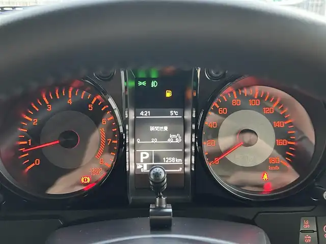 スズキ ジムニー ノマド FC 埼玉県 2025(令7)年 0.2万km 黒 ワンオーナー/スズキセーフティサポート/　・デュアルカメラブレーキサポート（DCBS）/　・車線逸脱警報/　・ハイビームアシスト/　・アダプティブクルーズコントロール/社外9インチメモリナビ（MDV-M911HDF）/　DTV/CD/DVD/BT/AppleCarplay/AndroidAuto//　HDMI/SD/SDREC/バックカメラ/社外16インチアルミ/社外デジタルインナーミラー/前席シートヒーター/ヒルディセントコントロール/トラクションコントロール/アイドリングストップ/ビルトインETC/前後ドライブレコーダー/エンジンスタートボタン/スマートキー/スペアキー/純正LEDヘッドライト/オートライト/純正アルミホイールあり/純正フロアマット