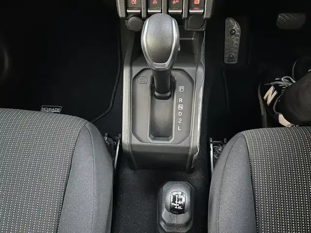 スズキ ジムニー ノマド FC 埼玉県 2025(令7)年 0.2万km 黒 ワンオーナー/スズキセーフティサポート/　・デュアルカメラブレーキサポート（DCBS）/　・車線逸脱警報/　・ハイビームアシスト/　・アダプティブクルーズコントロール/社外9インチメモリナビ（MDV-M911HDF）/　DTV/CD/DVD/BT/AppleCarplay/AndroidAuto//　HDMI/SD/SDREC/バックカメラ/社外16インチアルミ/社外デジタルインナーミラー/前席シートヒーター/ヒルディセントコントロール/トラクションコントロール/アイドリングストップ/ビルトインETC/前後ドライブレコーダー/エンジンスタートボタン/スマートキー/スペアキー/純正LEDヘッドライト/オートライト/純正アルミホイールあり/純正フロアマット