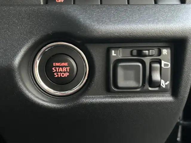 スズキ ジムニー ノマド FC 埼玉県 2025(令7)年 0.2万km 黒 ワンオーナー/スズキセーフティサポート/　・デュアルカメラブレーキサポート（DCBS）/　・車線逸脱警報/　・ハイビームアシスト/　・アダプティブクルーズコントロール/社外9インチメモリナビ（MDV-M911HDF）/　DTV/CD/DVD/BT/AppleCarplay/AndroidAuto//　HDMI/SD/SDREC/バックカメラ/社外16インチアルミ/社外デジタルインナーミラー/前席シートヒーター/ヒルディセントコントロール/トラクションコントロール/アイドリングストップ/ビルトインETC/前後ドライブレコーダー/エンジンスタートボタン/スマートキー/スペアキー/純正LEDヘッドライト/オートライト/純正アルミホイールあり/純正フロアマット