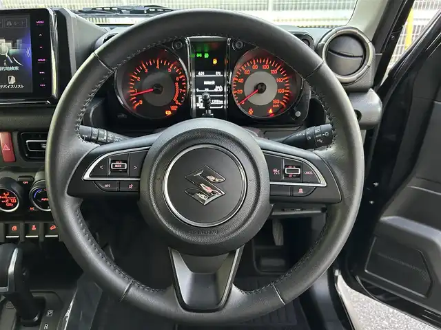 スズキ ジムニー ノマド FC 埼玉県 2025(令7)年 0.2万km 黒 ワンオーナー/スズキセーフティサポート/　・デュアルカメラブレーキサポート（DCBS）/　・車線逸脱警報/　・ハイビームアシスト/　・アダプティブクルーズコントロール/社外9インチメモリナビ（MDV-M911HDF）/　DTV/CD/DVD/BT/AppleCarplay/AndroidAuto//　HDMI/SD/SDREC/バックカメラ/社外16インチアルミ/社外デジタルインナーミラー/前席シートヒーター/ヒルディセントコントロール/トラクションコントロール/アイドリングストップ/ビルトインETC/前後ドライブレコーダー/エンジンスタートボタン/スマートキー/スペアキー/純正LEDヘッドライト/オートライト/純正アルミホイールあり/純正フロアマット