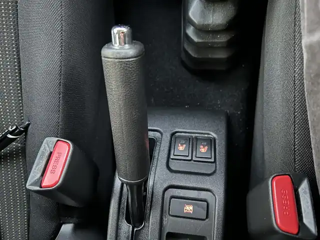 スズキ ジムニー ノマド FC 埼玉県 2025(令7)年 0.2万km 黒 ワンオーナー/スズキセーフティサポート/　・デュアルカメラブレーキサポート（DCBS）/　・車線逸脱警報/　・ハイビームアシスト/　・アダプティブクルーズコントロール/社外9インチメモリナビ（MDV-M911HDF）/　DTV/CD/DVD/BT/AppleCarplay/AndroidAuto//　HDMI/SD/SDREC/バックカメラ/社外16インチアルミ/社外デジタルインナーミラー/前席シートヒーター/ヒルディセントコントロール/トラクションコントロール/アイドリングストップ/ビルトインETC/前後ドライブレコーダー/エンジンスタートボタン/スマートキー/スペアキー/純正LEDヘッドライト/オートライト/純正アルミホイールあり/純正フロアマット