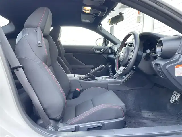 スバル ＢＲＺ R 群馬県 2023(令5)年 0.8万km クリスタルホワイトP ワンオーナー/6F/BLITZ車高調/スバルリヤビークルディテクション/ステアリング連動ヘッドランプ/社外ATOTOディスプレイオーディオ/バックカメラ/ETC/クルーズコントロール/革巻きステアリング/ステアリングスイッチ/LEDヘッドライト/オートライト/社外ドライブレコーダー/社外スマホホルダー/横滑り防止/電動格納ミラー/純正フロアマット/取扱説明書/保証書/スペアキー