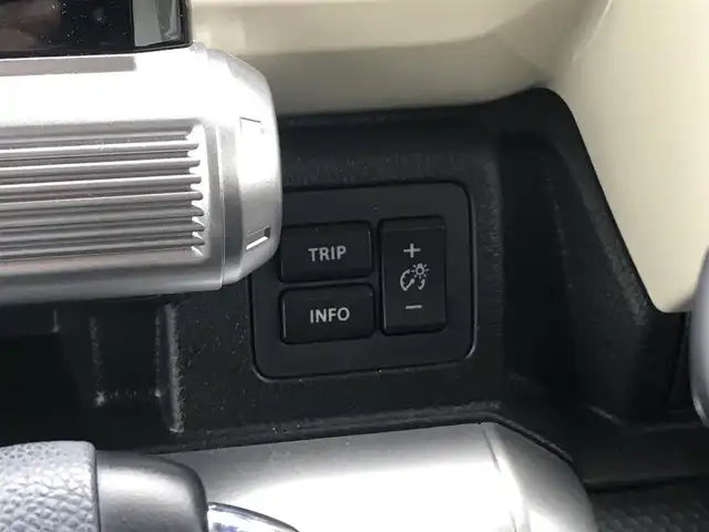 スズキ クロスビー HYBRID MX 富山県 2018(平30)年 1.3万km キャラバンアイボリーパールメタリック/ホワイト 2トーンルーフ 純正ナビ/フルセグTV/Bluetooth/衝突被害軽減ブレーキ/コーナーセンサー/レーンキープアシスト/プッシュスタート/スマートキー/シートヒーター/オートライト/ヘッドライトレベライザー