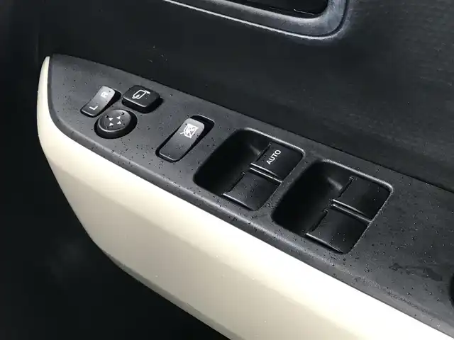 スズキ クロスビー HYBRID MX 富山県 2018(平30)年 1.3万km キャラバンアイボリーパールメタリック/ホワイト 2トーンルーフ 純正ナビ/フルセグTV/Bluetooth/衝突被害軽減ブレーキ/コーナーセンサー/レーンキープアシスト/プッシュスタート/スマートキー/シートヒーター/オートライト/ヘッドライトレベライザー