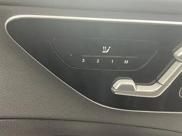 メルセデス・ベンツ Ｍ・ベンツ Ｃ２００ アバンギャルド AMGライン 埼玉県 2023(令5)年 0.6万km 黒 純正ナビ（BT/AM/FM）/フルセグTV/レーダークルーズコントロール/アラウンドビューモニター/横滑り防止装置/レーンキープアシスト/盗難防止装置/コーナーセンサー/前後ドライブレコーダー/ETC/シートヒーター/純正アルミホイール/スマートキー/プッシュスタート