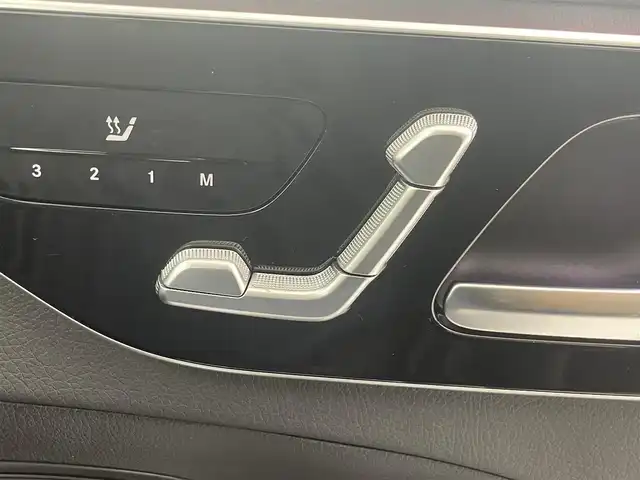 メルセデス・ベンツ Ｍ・ベンツ Ｃ２００ アバンギャルド AMGライン 埼玉県 2023(令5)年 0.6万km 黒 純正ナビ（BT/AM/FM）/フルセグTV/レーダークルーズコントロール/アラウンドビューモニター/横滑り防止装置/レーンキープアシスト/盗難防止装置/コーナーセンサー/前後ドライブレコーダー/ETC/シートヒーター/純正アルミホイール/スマートキー/プッシュスタート