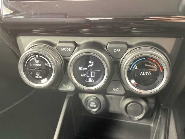 スズキ スイフト XG LTD 道央・札幌 2018(平30)年 4.8万km スピーディーブルーM ・4WD/・社外メモリナビ　フルセグTV/CD/DVD/BT/・アダプティブクルーズコントロール/・シートヒーター/・衝突軽減ブレーキ/・車線逸脱警報/・横滑り防止装置/・前後ドライブレコーダー(SD欠)/・革巻きステアリング/・オートライト/・Fフォグランプ/・プライバシーガラス/・ドアバイザー/・新車時保証書/・取扱説明書/・ナビ取説/・ETC