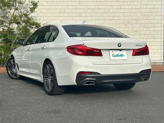 ＢＭＷ ５２３ｄ ED ミッション:インポッシブル 茨城県 2018(平30)年 2.8万km パール 純正ナビ/（FM/AM/BT/フルセグ）/パドルシフト /ヘッドアップディスプレイ /オートクルーズコントロール /全方位カメラ /パワーシート /衝突軽減ブレーキ /オートライト /コーナーセンサー /スマートキー/アイドリングストップ/ウィンカーミラー/パワーバックドア/ETC