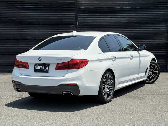 ＢＭＷ ５２３ｄ Mスポーツ 静岡県 2018(平30)年 2.8万km パール イノベーションパッケージ/・ディスプレイキー/・リモートパーキング/・ヘッドアップディスプレイ/・ジェスチャーコントロール/・ワイヤレスチャージング/純正ナビ/（DVD/CD/USB/BT/フルセグTV）/全方位カメラ /アクティブクルーズコントロール/ステアリングレーンコントロールA/ レーンディパーチャーワーニング/衝突回避・被害軽減ブレーキ/アダプティブLEDヘッドライト/純正１９インチAW