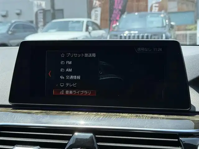ＢＭＷ ５２３ｄ Mスポーツ 静岡県 2018(平30)年 2.8万km パール イノベーションパッケージ/・ディスプレイキー/・リモートパーキング/・ヘッドアップディスプレイ/・ジェスチャーコントロール/・ワイヤレスチャージング/純正ナビ/（DVD/CD/USB/BT/フルセグTV）/全方位カメラ /アクティブクルーズコントロール/ステアリングレーンコントロールA/ レーンディパーチャーワーニング/衝突回避・被害軽減ブレーキ/アダプティブLEDヘッドライト/純正１９インチAW