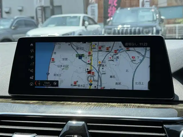ＢＭＷ ５２３ｄ Mスポーツ 静岡県 2018(平30)年 2.8万km パール イノベーションパッケージ/・ディスプレイキー/・リモートパーキング/・ヘッドアップディスプレイ/・ジェスチャーコントロール/・ワイヤレスチャージング/純正ナビ/（DVD/CD/USB/BT/フルセグTV）/全方位カメラ /アクティブクルーズコントロール/ステアリングレーンコントロールA/ レーンディパーチャーワーニング/衝突回避・被害軽減ブレーキ/アダプティブLEDヘッドライト/純正１９インチAW