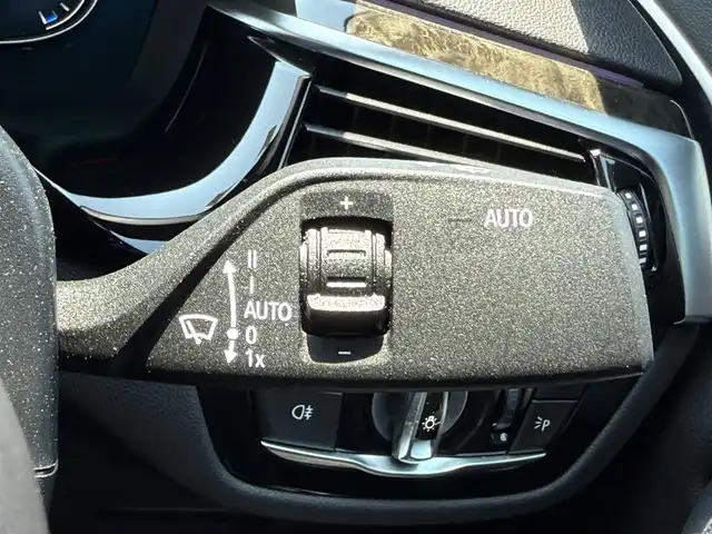 ＢＭＷ ５２３ｄ Mスポーツ 静岡県 2018(平30)年 2.8万km パール イノベーションパッケージ/・ディスプレイキー/・リモートパーキング/・ヘッドアップディスプレイ/・ジェスチャーコントロール/・ワイヤレスチャージング/純正ナビ/（DVD/CD/USB/BT/フルセグTV）/全方位カメラ /アクティブクルーズコントロール/ステアリングレーンコントロールA/ レーンディパーチャーワーニング/衝突回避・被害軽減ブレーキ/アダプティブLEDヘッドライト/純正１９インチAW