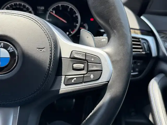 ＢＭＷ ５２３ｄ Mスポーツ 静岡県 2018(平30)年 2.8万km パール イノベーションパッケージ/・ディスプレイキー/・リモートパーキング/・ヘッドアップディスプレイ/・ジェスチャーコントロール/・ワイヤレスチャージング/純正ナビ/（DVD/CD/USB/BT/フルセグTV）/全方位カメラ /アクティブクルーズコントロール/ステアリングレーンコントロールA/ レーンディパーチャーワーニング/衝突回避・被害軽減ブレーキ/アダプティブLEDヘッドライト/純正１９インチAW