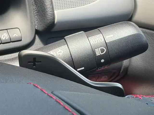 レクサス ＬＳ 460 Fスポーツ Xライン 埼玉県 2015(平27)年 3.7万km ホワイトノーヴァガラスフレーク ・身内内名義変更/・特別仕様車/・TRDアンダーエアロ/・TRDマフラー/・鍛造純正19インチアルミ/・データーシステムRスペックエアサスコントローラー/・ガラスサンルーフ/・純正ナビフルセグTV/・BT DVD　CD（TVキャンセラー付）/・10スピーカー/プレミアムサウンドシステム/・バックカメラ/・DSRC ETC/・赤/黒コンビレザーシート/・シートヒーター/・エアーシート/・ステアリングヒーター/・パドルシフト　/・プリクラッシュ　　ミリ波レーダークルーズコントロール/（全車速追従機能付き）/・電子パーキングブレーキ/・オートホールド/・アルカンターラルーフ/・電動サンシェード/・オートハイビーム/・オートライト/・LEDフォグライト/・ヘットライトクリーナー/・スマートキー×２/・カードキー×１/・プッシュスタート/・パワーバックドア/・BSM/・コーナーセンサー/・保証書/・取説/・ディーラー点検記録複数年有