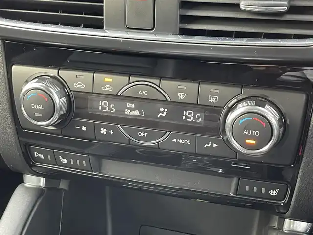 マツダ ＣＸ－５ XD Lパッケージ 滋賀県 2016(平28)年 3.7万km クリスタルホワイトパールマイカ 禁煙車/純正ナビ/（BT/CD/DVD/AUX/フルセグ）/バック・サイドカメラ/前後ドライブレコーダー/ビルトインETC/シートヒーター/フロントエアロ/衝突被害軽減ブレーキ/レーンキープアシスト/レーダークルーズコントロール/本革シート/パワーシート/メモリシート/オートエアコン/アイドリングストップ/コーナーセンサー/ステアリングスイッチ/電動パーキング/オートライト/電動格納ミラー/フォグランプ/MT付AT