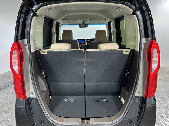 ホンダ Ｎ ＢＯＸ L ターボ 神奈川県 2022(令4)年 1.3万km クリスタルブラックパール 純正7インチナビ【VXM-224VFi】/AM　FM フルセグ　Bluetooth　CD　DVD/バックカメラ/両側パワースライドドア/ホンダセンシング/衝突軽減ブレーキ（CMBS）/誤発進抑制機能/歩行者事故低減ステアリング/路外逸脱抑制機能/渋滞追従機能付きアダプティブクルーズコントロール（ACC）/近距離衝突軽減ブレーキ/急アクセル抑制機能/車線維持支援システム（LKAS）/先行車発進お知らせ機能/標識認識機能/パーキングセンサーシステム/シートヒーター/ビルトインETC/純正フロアマット/ステアリングリモコン/プッシュスタート/LEDヘッドライト/オートライト/オートマチックハイビーム/純正14インチアルミホイール/純正ドアバイザー/スマートキー